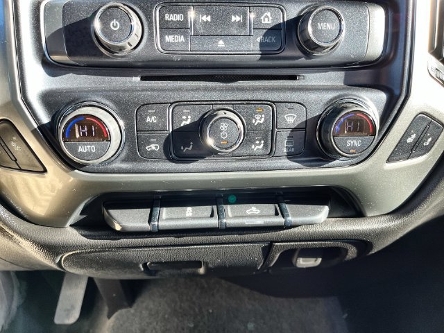 Used 2018 White Chevrolet LT image 24