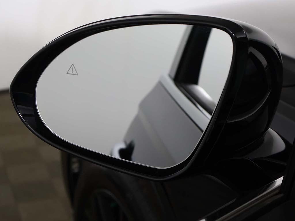 Used 2025 Black Genesis 2.5T image 34