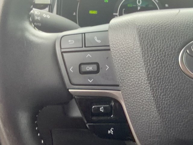 Certified Used 2025  Toyota SE image 18