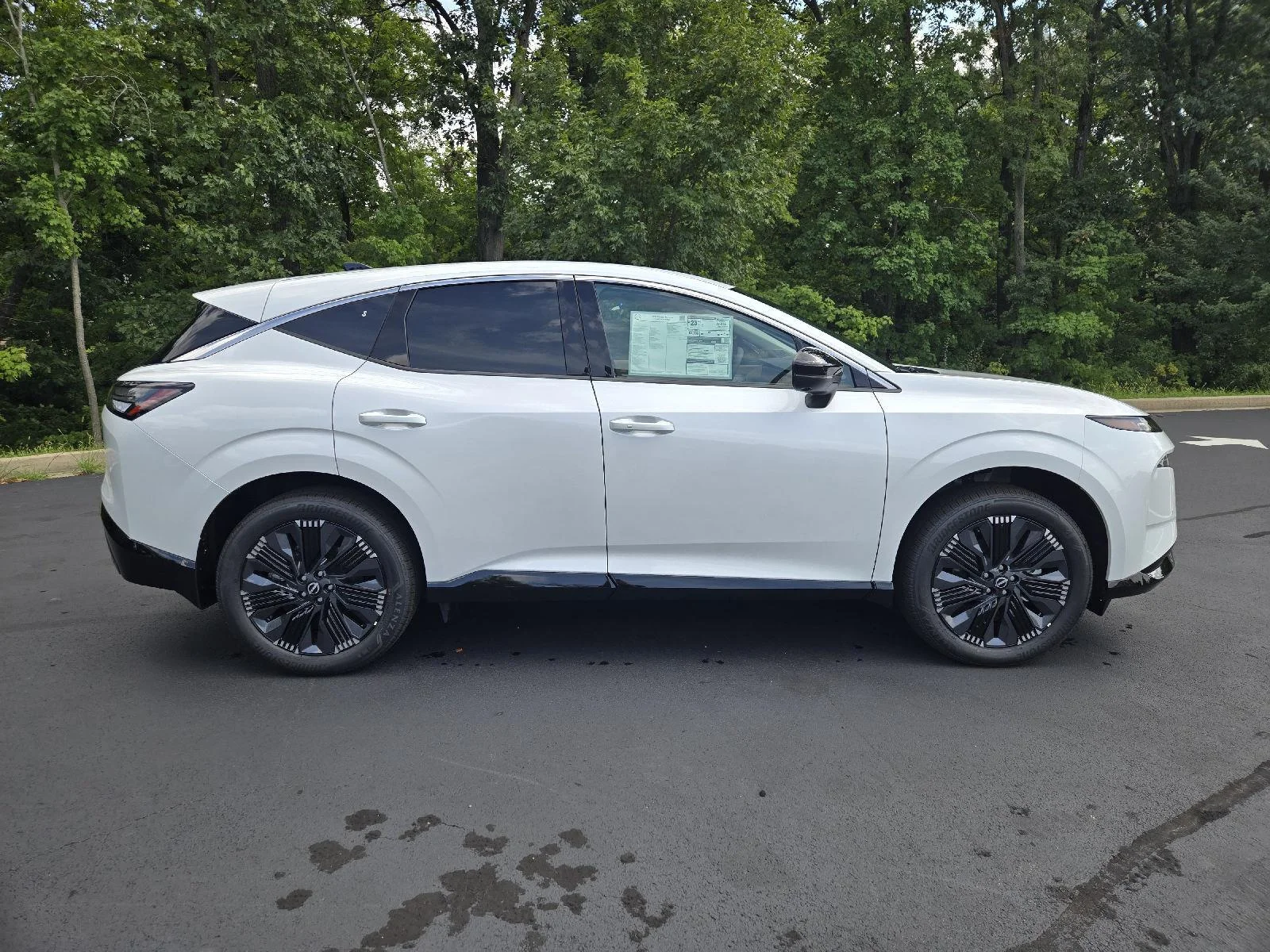 New 2027  NISSAN  image 2