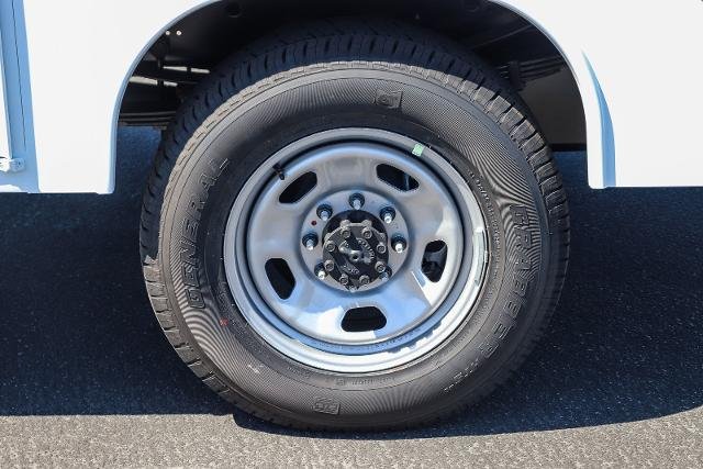New 2026 Oxford White Ford F-350® XL image 39