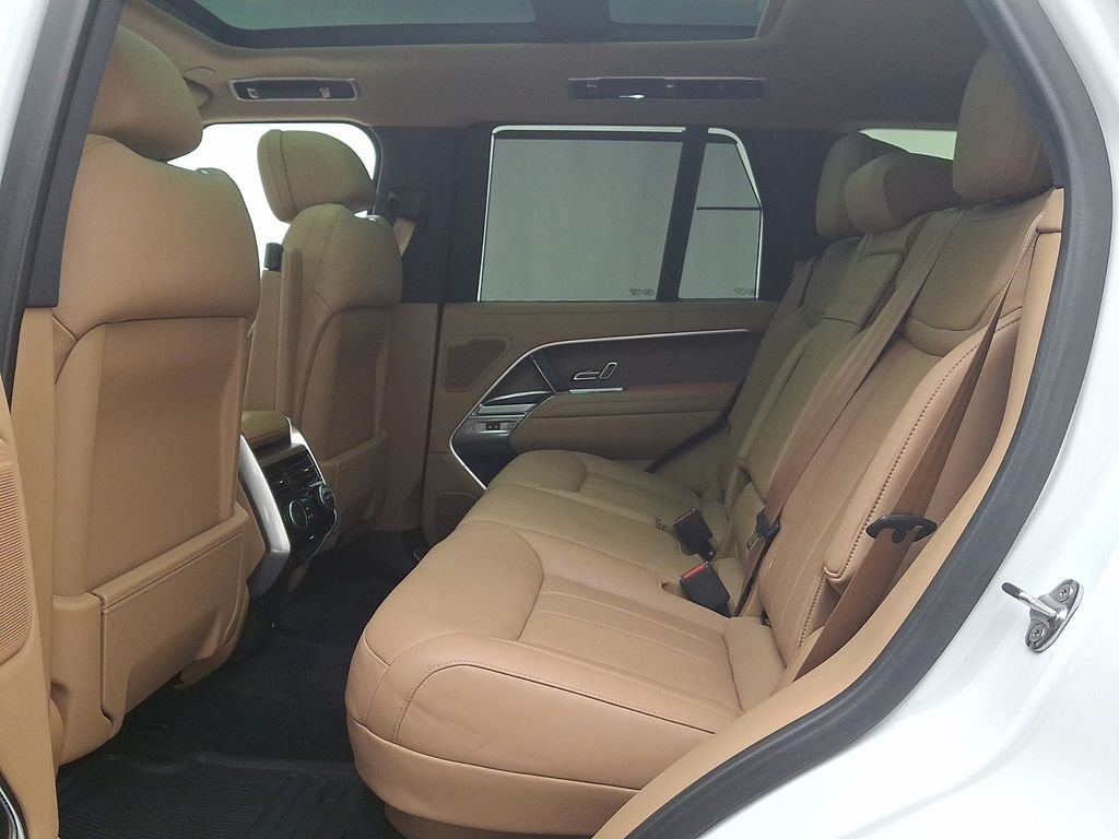 Certified Used 2024 Fuji White Land Rover SE image 10