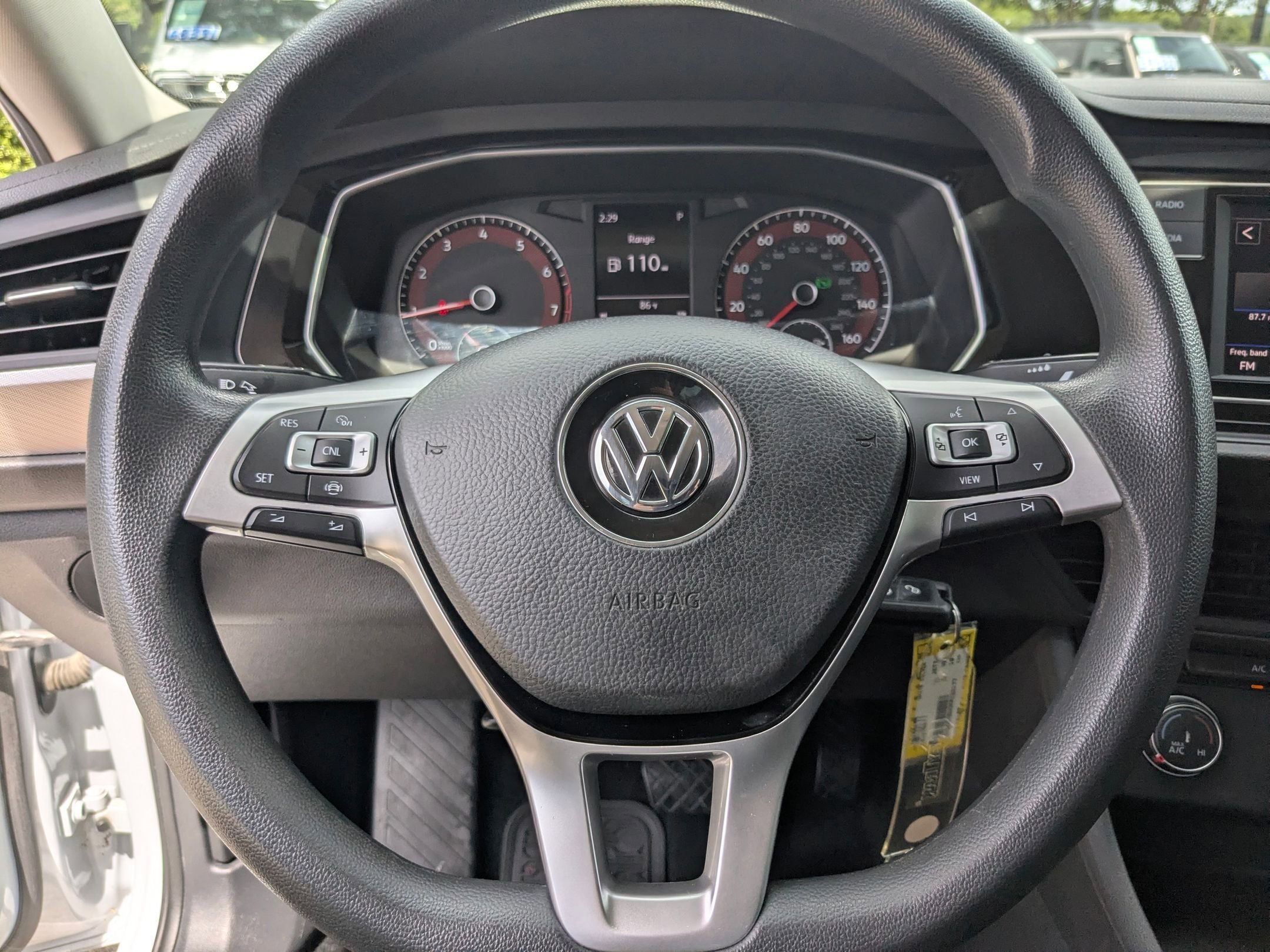 Used 2019 White Silver Metallic Volkswagen 1.4T S image 13