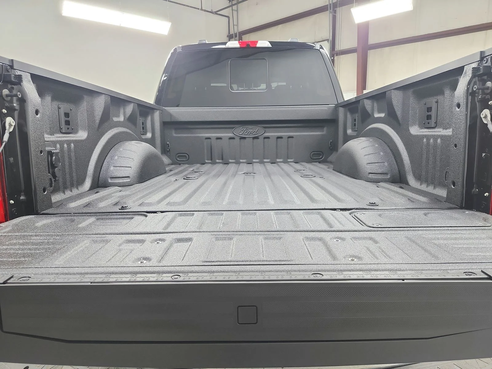 New 2026 Agate Black Metallic Ford F-250® Lariat® image 52