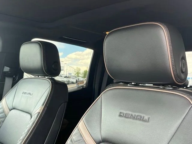 Used 2023 Onyx Black GMC Denali image 13