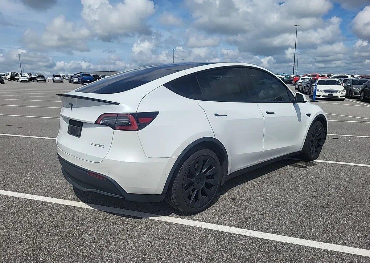 Used 2021  Tesla Long Range image 4