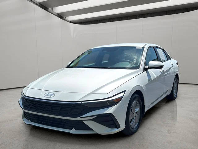 2025 Hyundai Elantra SE