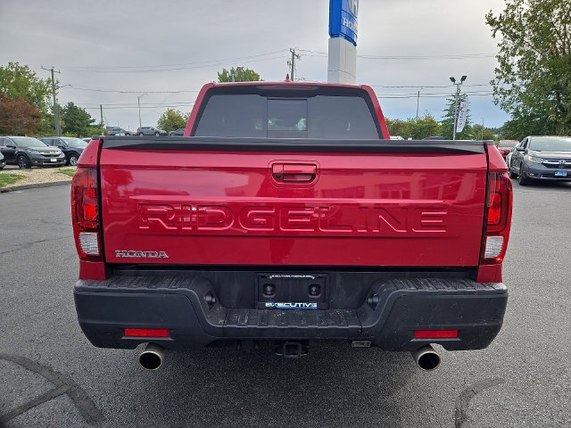 Used 2024 Radiant Red Metallic II Honda RTL image 5