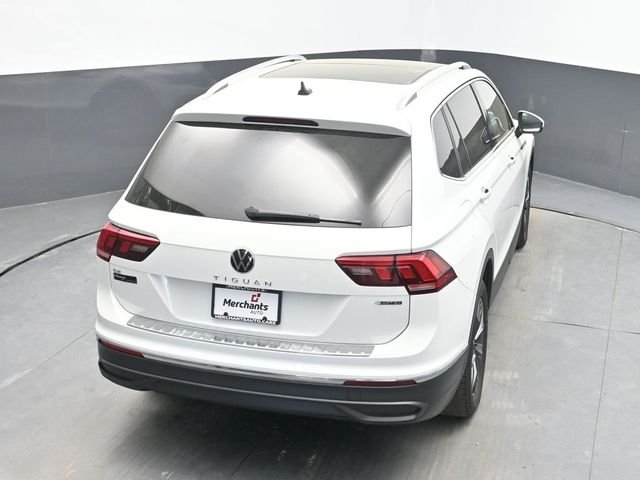 Used 2022 White Volkswagen 2.0T SE image 16