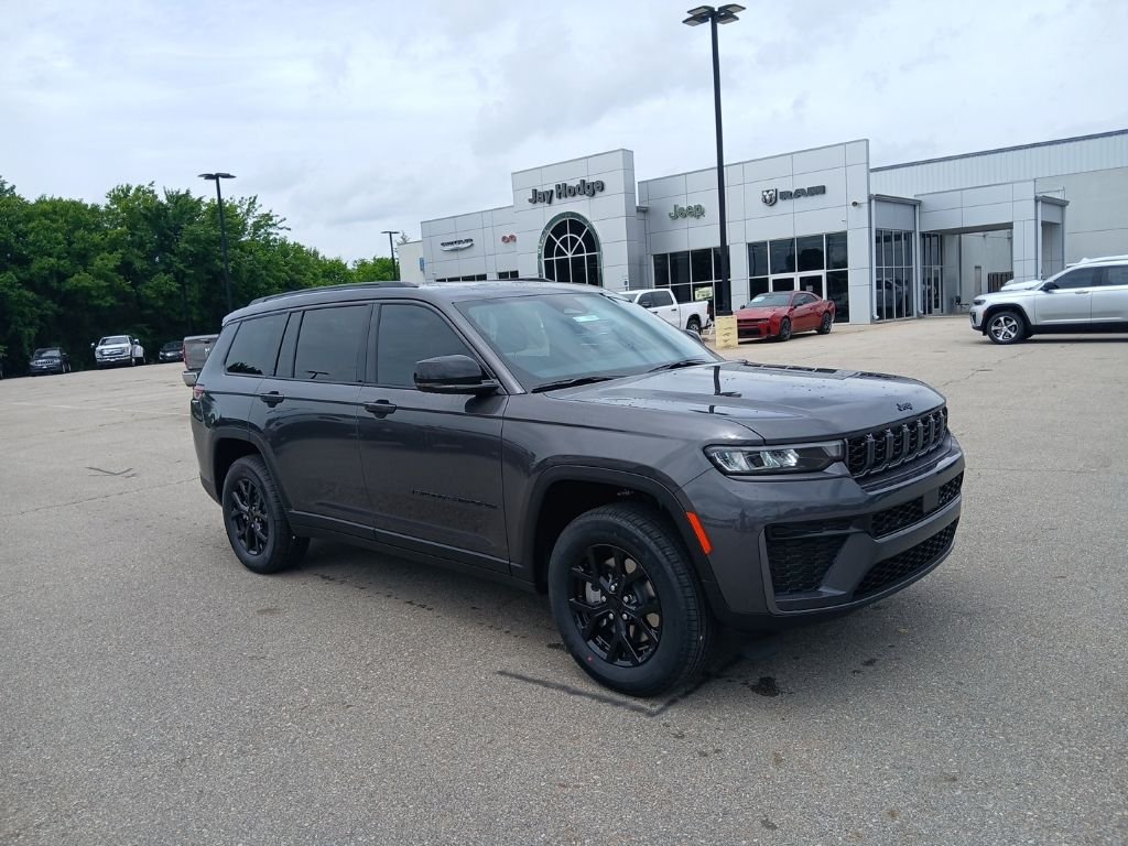 New 2026 Baltic Gray Metallic Clear-Coat Exterior Paint Jeep Laredo image 2