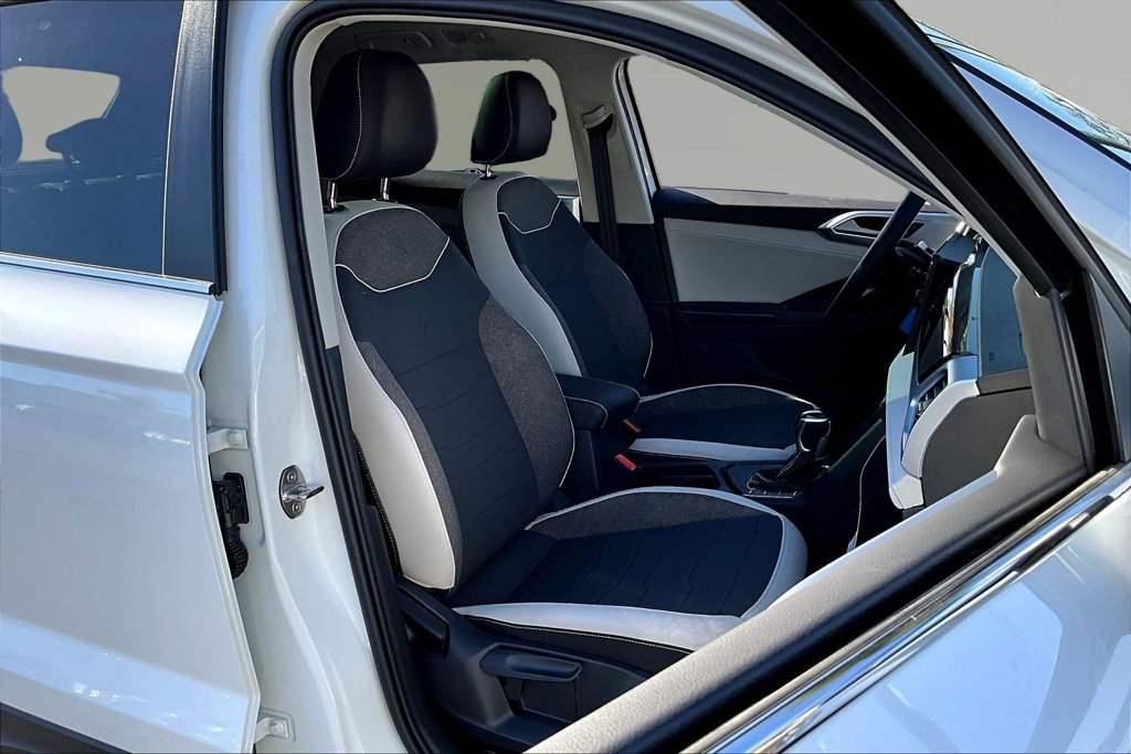 New 2026 White Volkswagen 1.5T SE image 27