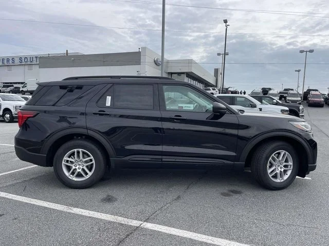 New 2026 Agate Black Metallic Ford Active image 2