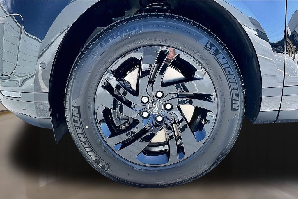 New 2026  Land Rover S image 13