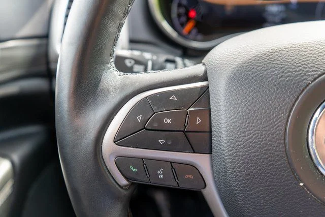 Used 2019 Gray Jeep Altitude image 23