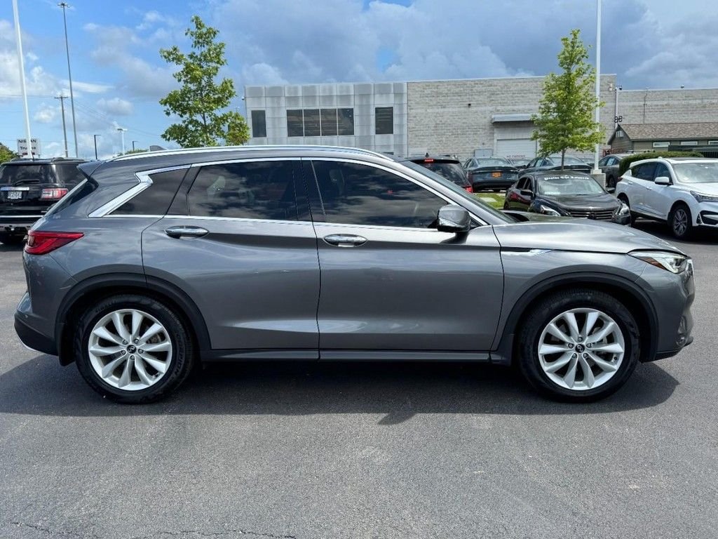 Used 2019 Gray INFINITI ESSENTIAL image 2