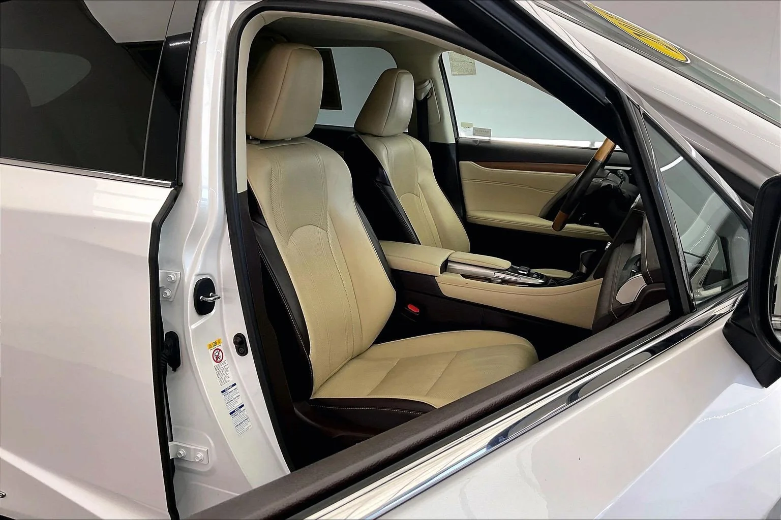 Used 2018 Eminent White Pearl Lexus 450h image 6