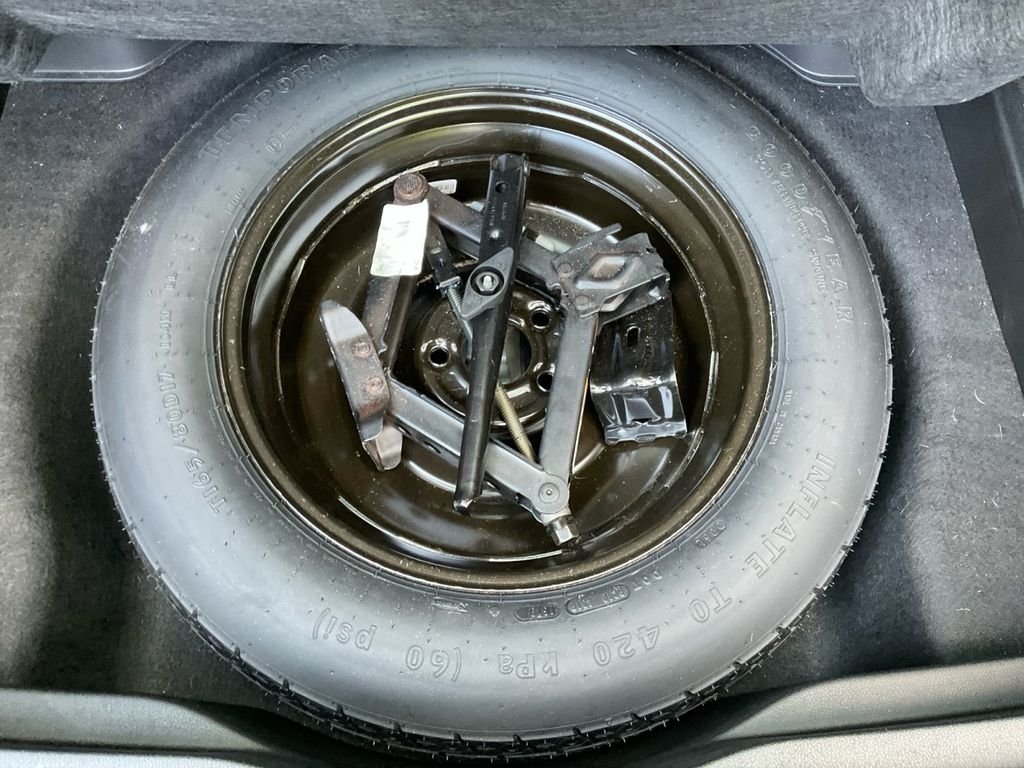 Used 2019 Black Jeep Latitude Plus image 31