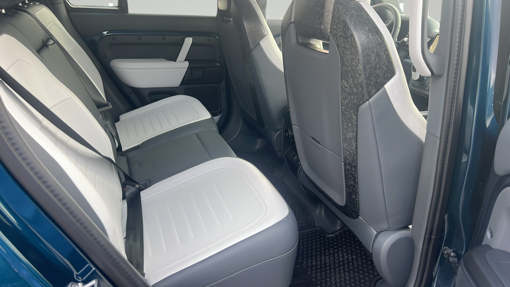 New 2026 Blue Land Rover  OCTA image 20