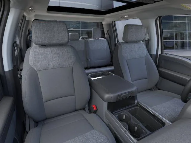 New 2026 Oxford White Ford F-250® XLT image 32