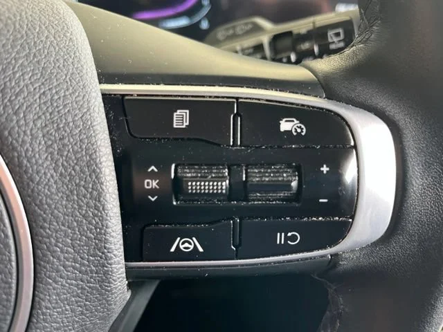Certified Used 2025 Sapphire Blue Kia EX image 25
