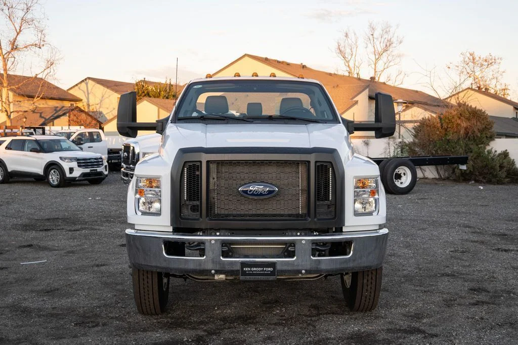 New 2025 White Ford Base image 2
