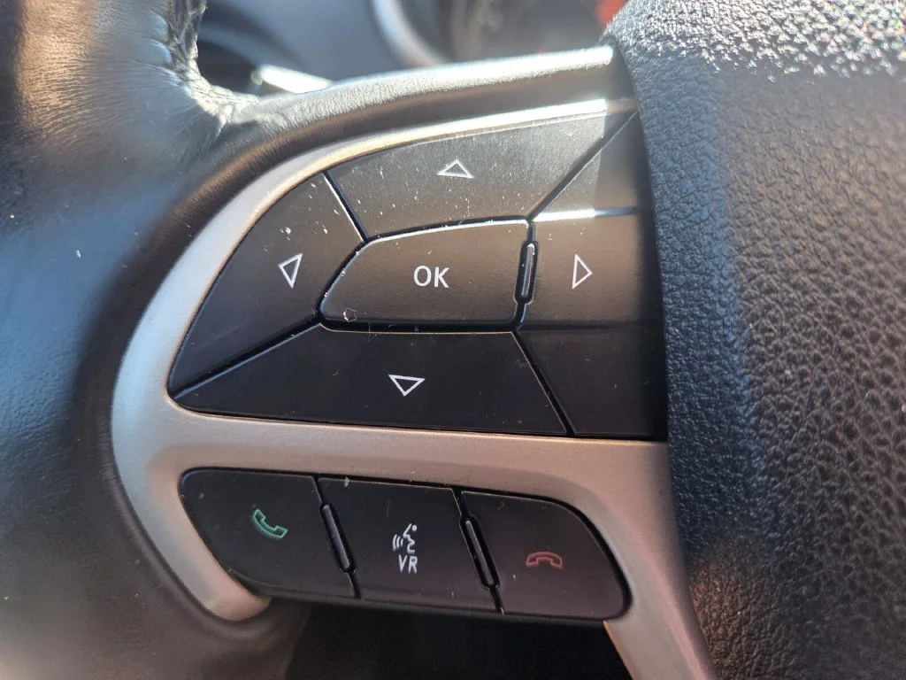 Used 2018 Gray Jeep Latitude image 13