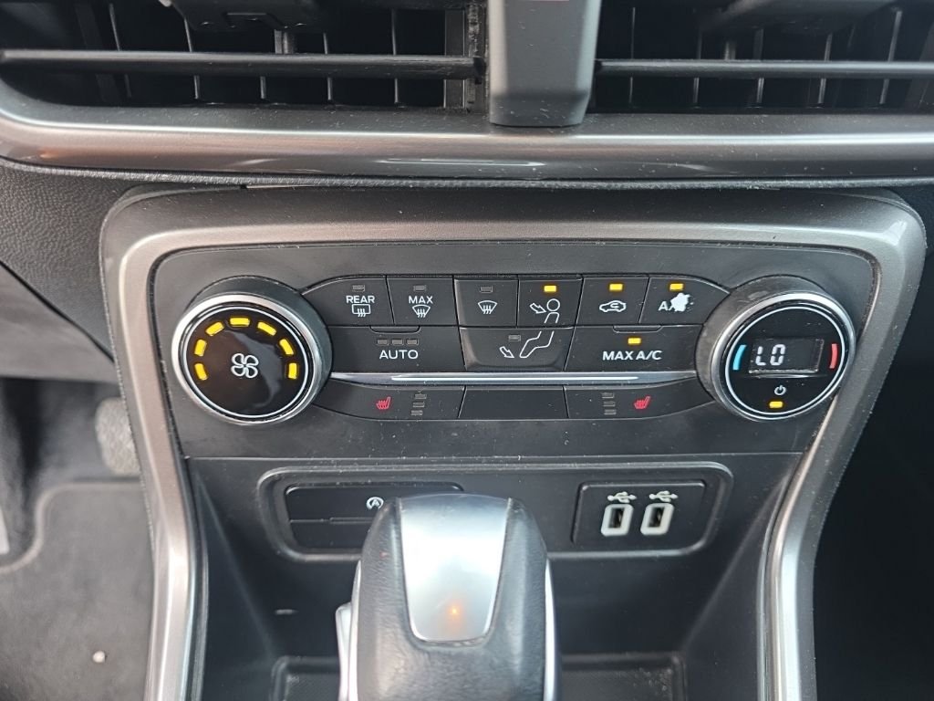 Used 2020  Ford SE image 21