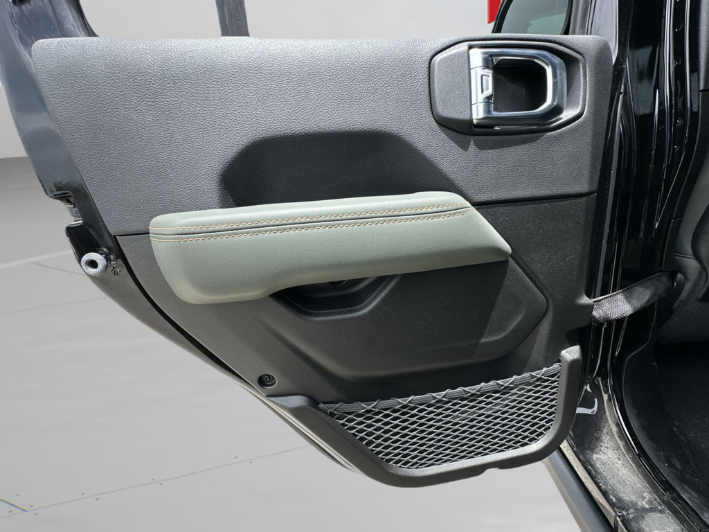New 2026 Black Clear-Coat Exterior Paint Jeep Mojave X image 26