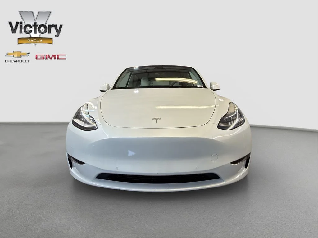 Used 2022 Tesla Model Y Long Range with VIN 7SAYGAEE1NF418233 for sale in Kansas City