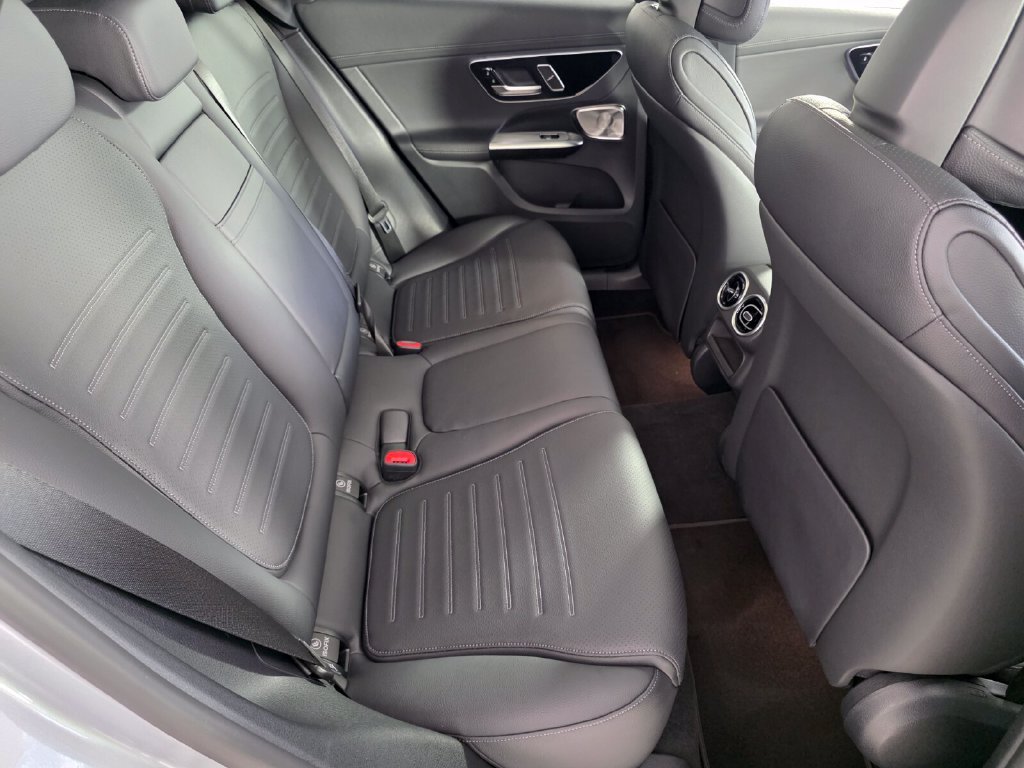 Used 2024 Silver Mercedes-Benz GLC 300 image 25