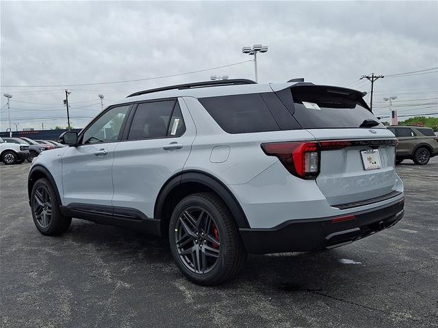 New 2026 Space White Metallic Ford ST-Line image 23