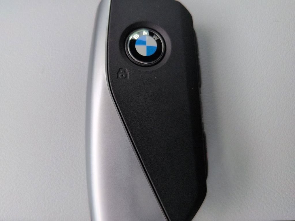 New 2026 Skyscraper Grey Metallic BMW xDrive40i image 30