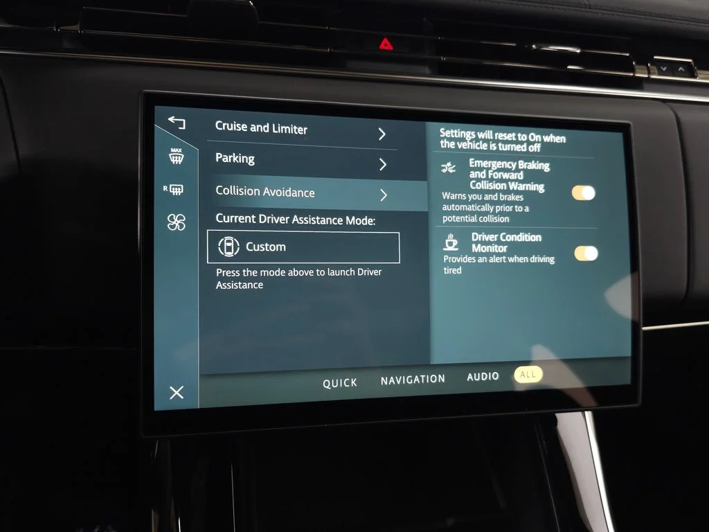 New 2026 Santorini Black Land Rover SE image 21