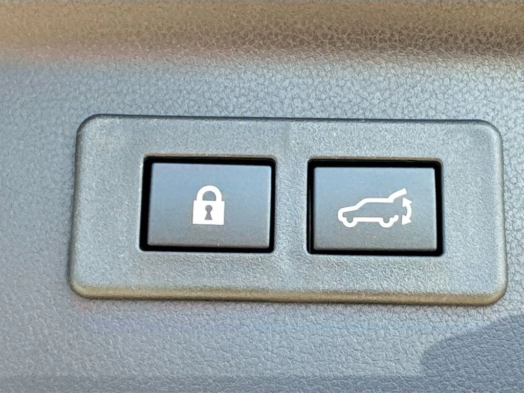 New 2026 CRYSTAL WHITE PEARL Subaru Limited image 34