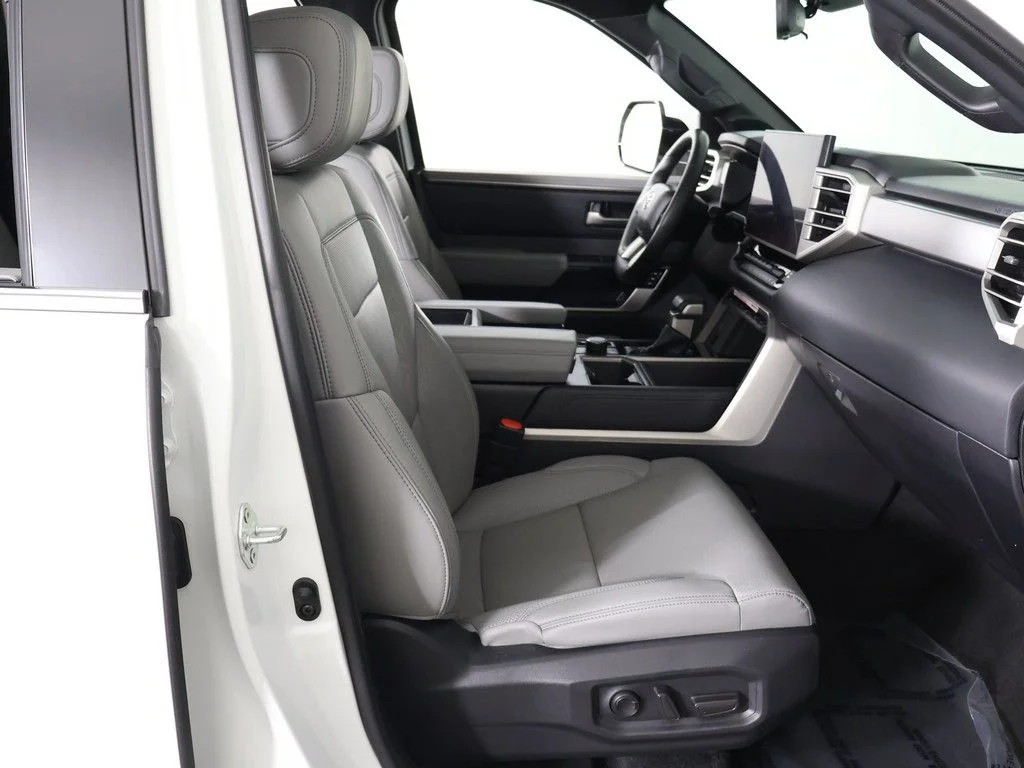 Used 2025 Pearl Toyota Limited image 31