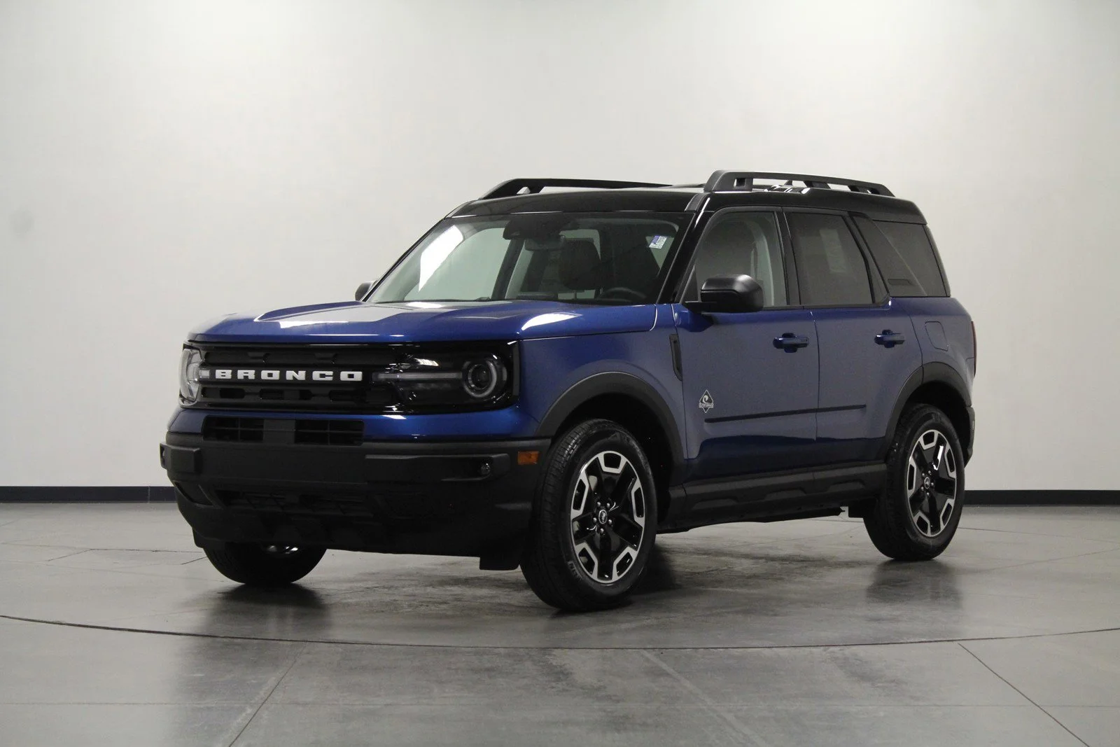 Used 2024 Atlas Blue Metallic Ford Outer Banks image 8