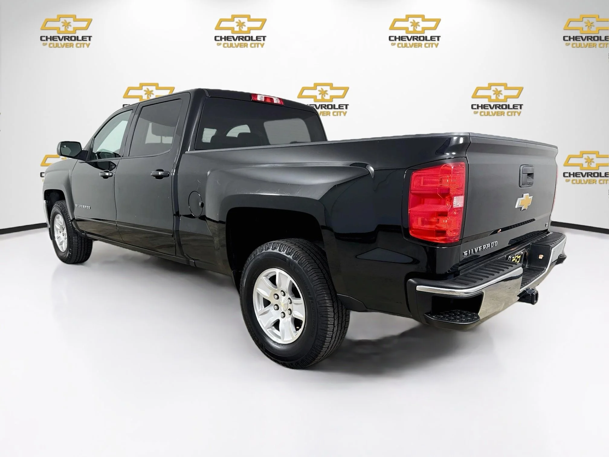 Used 2018 BLACK Chevrolet LT image 6