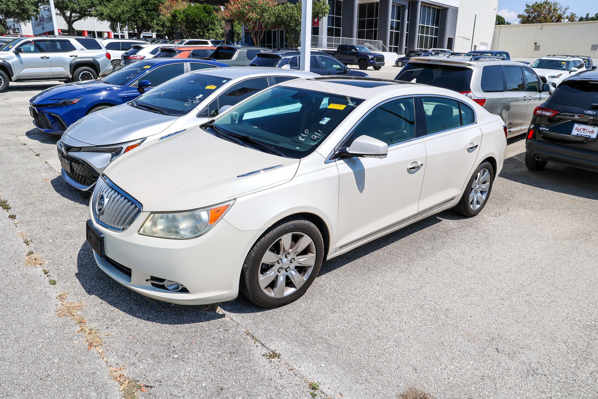 Used 2010 White Diamond Pearl Buick CXS image 1