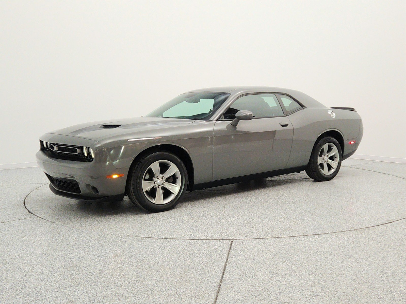 Used 2019 Destroyer Gray Clearcoat Dodge SXT RWD image 1