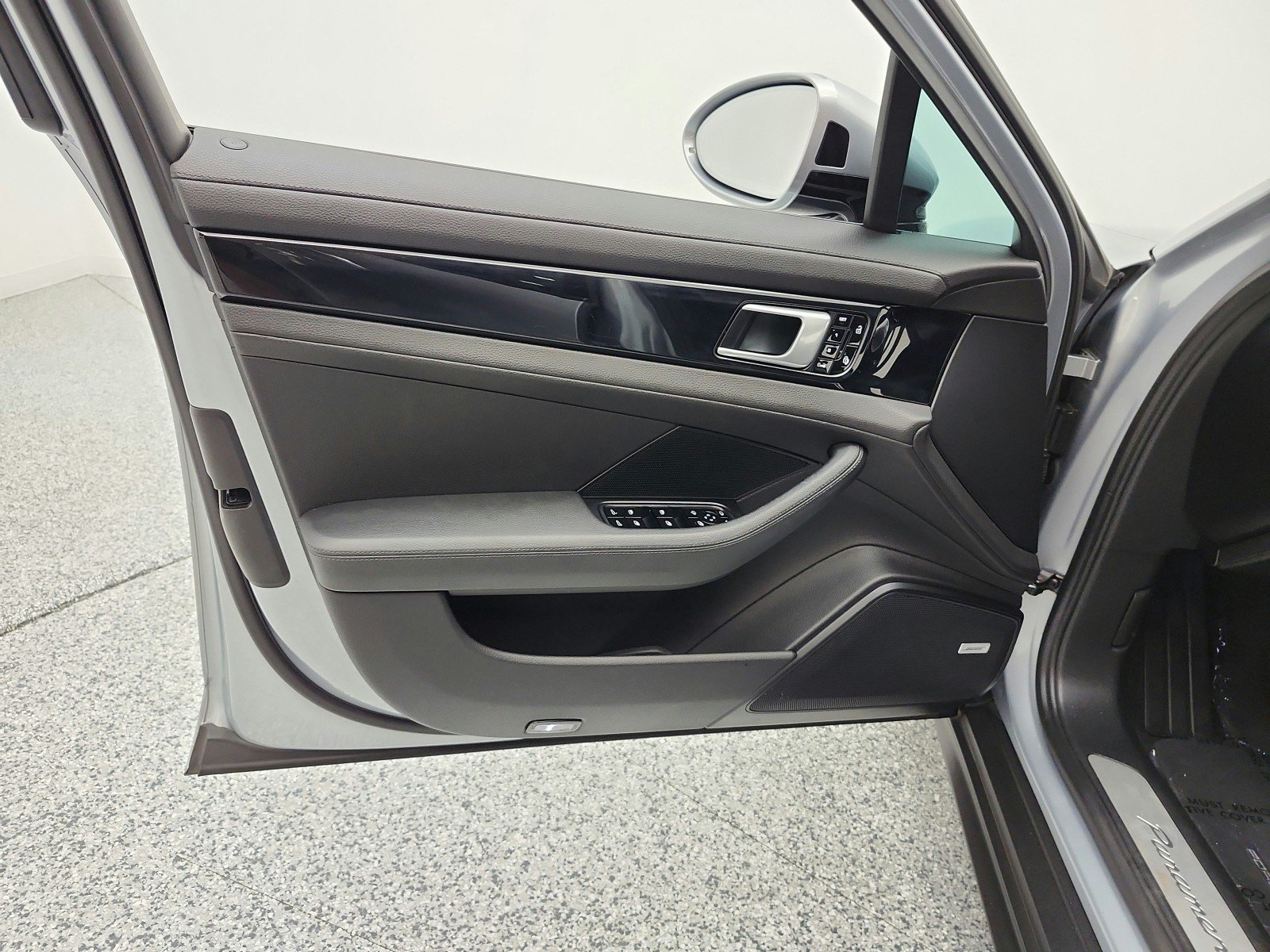 Used 2021 Dolomite Silver Metallic Porsche  image 14