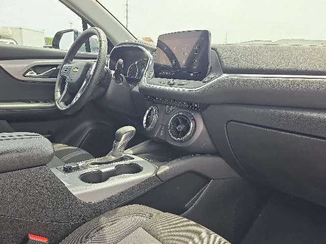 Used 2025 Gray Chevrolet LT image 20