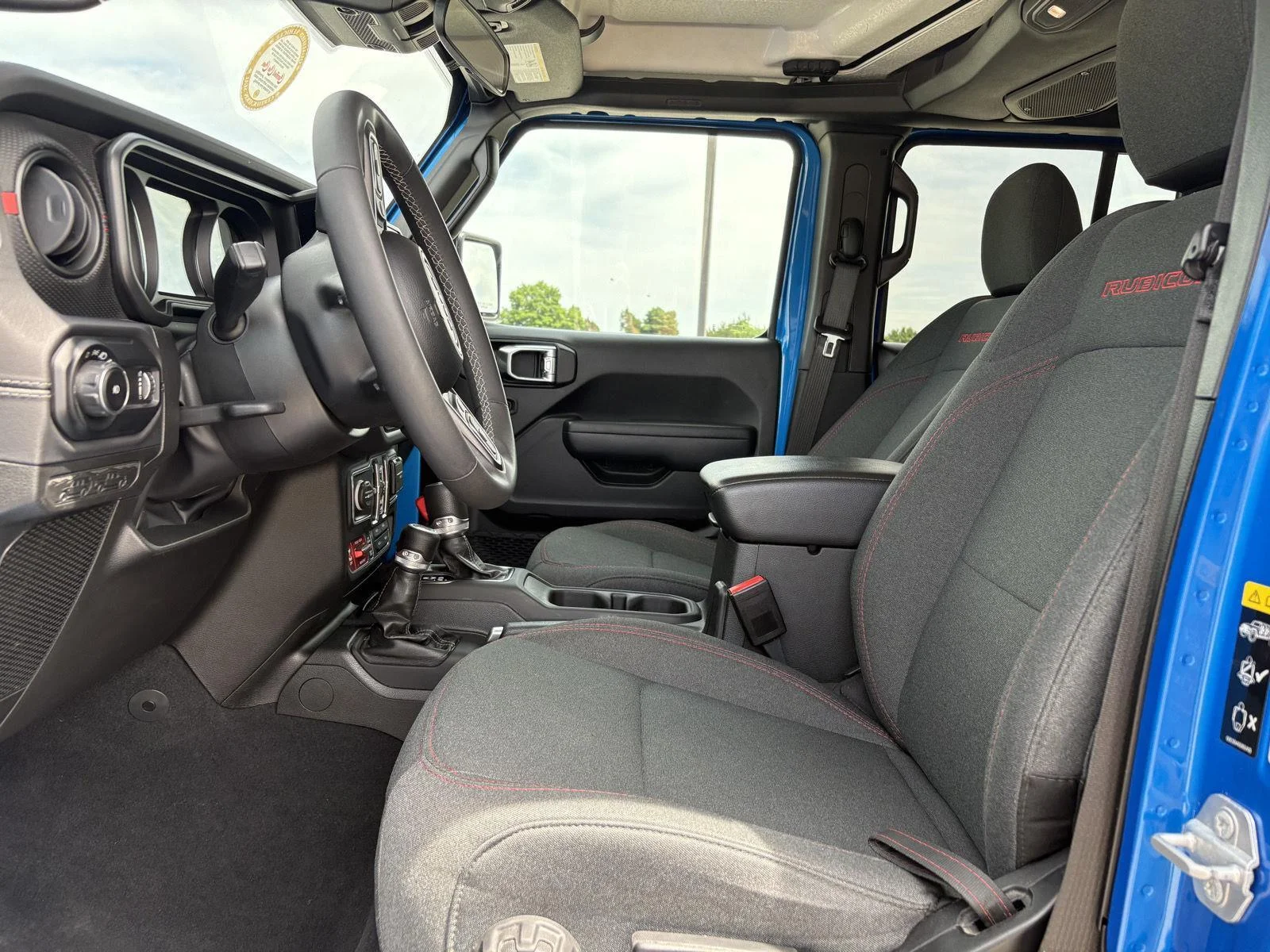 Used 2025 Hydro Blue Pearlcoat Jeep Rubicon image 10