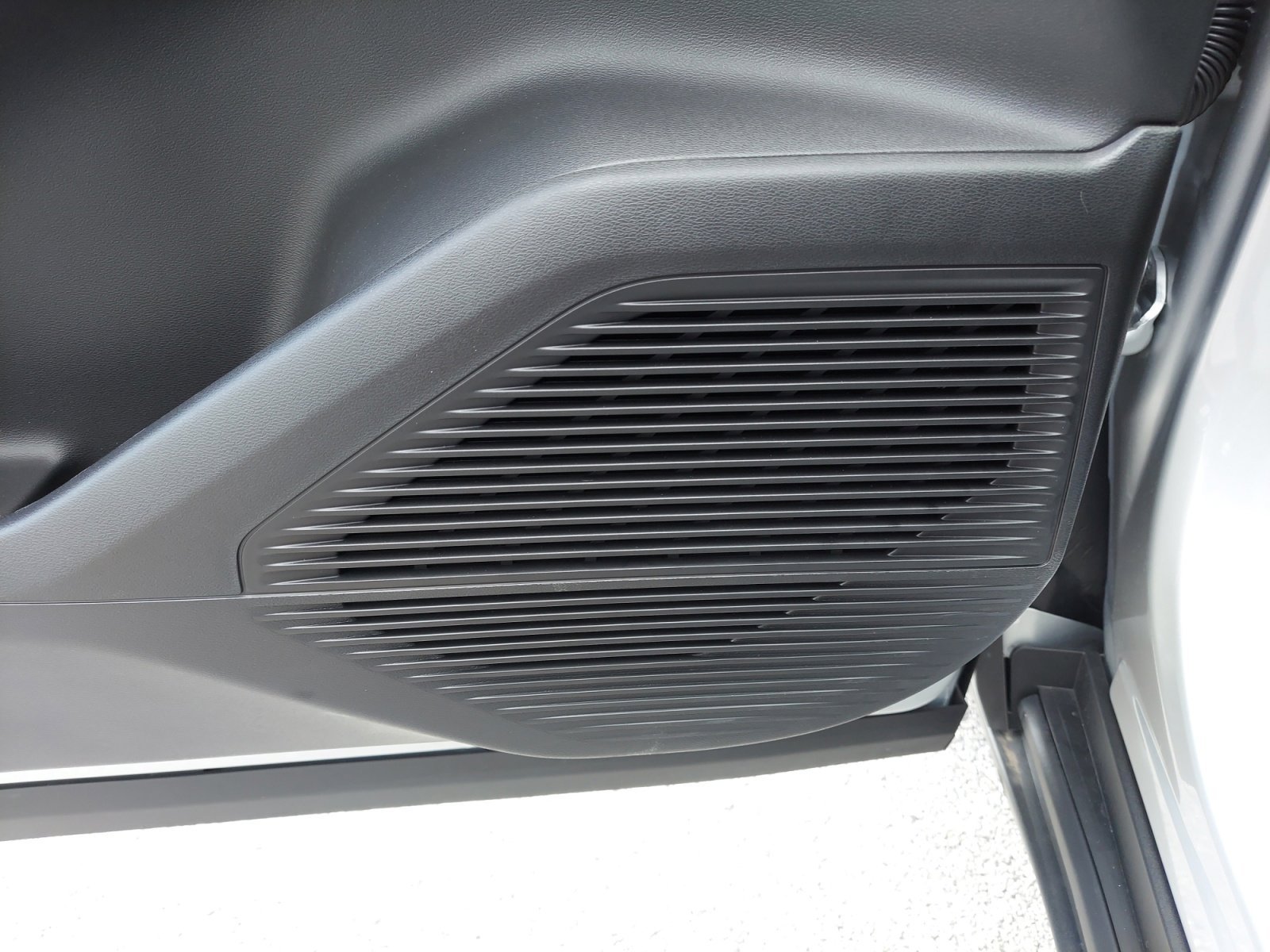 New 2026 Silver Zynith Clearcoat Jeep Laredo image 25