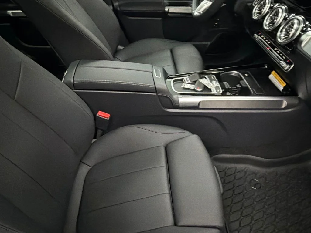 New 2026 Black Mercedes-Benz GLB 250 image 29