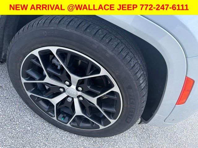 Used 2022 Silver Jeep Summit Reserve 4xe image 7