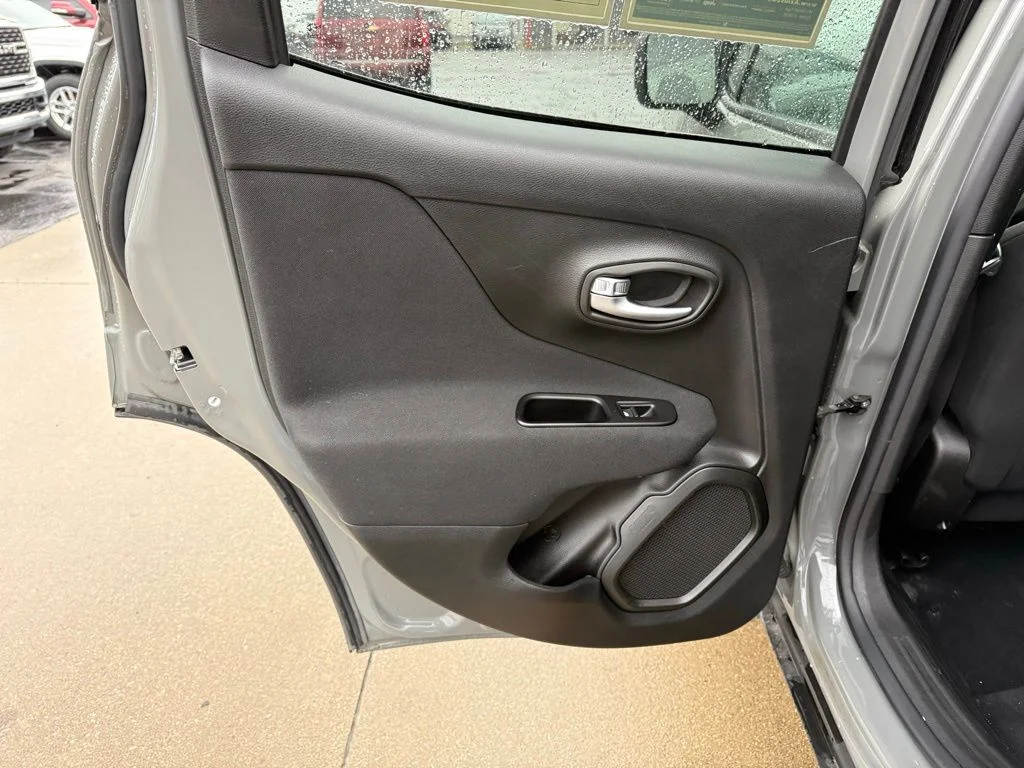 Used 2021 Gray Jeep Latitude image 16