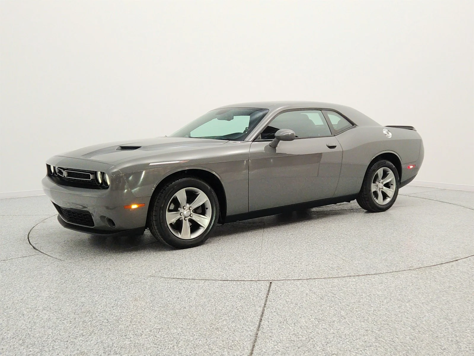 2019 Dodge Challenger SXT Auto's photo