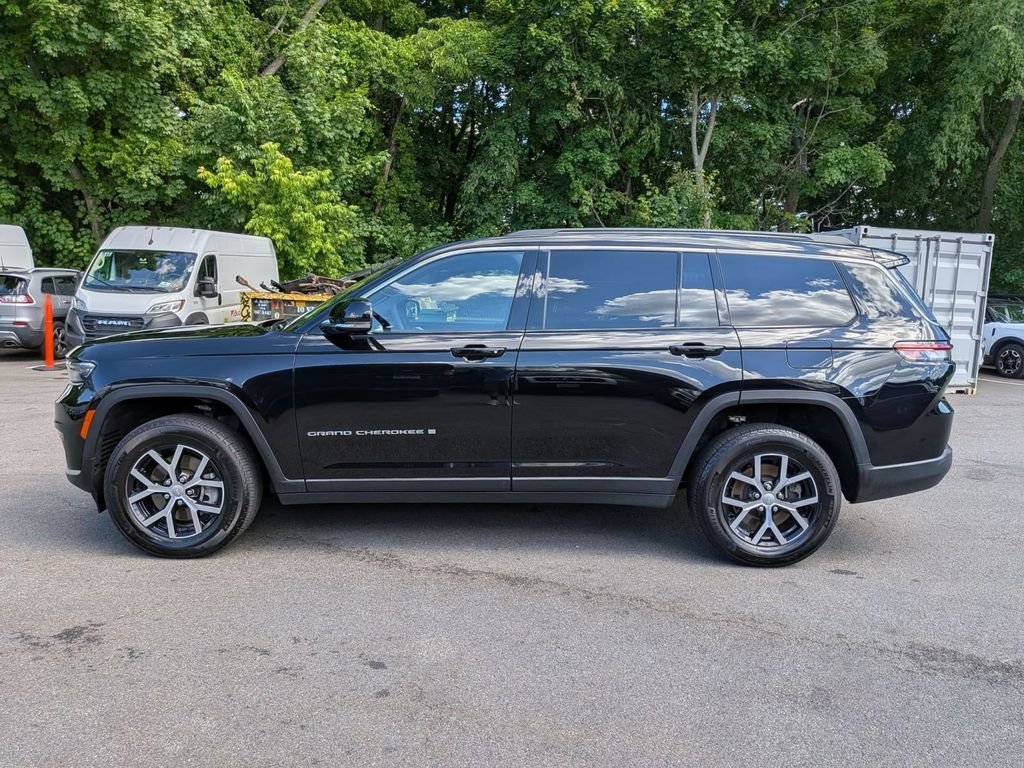 Used 2025 Black Jeep Limited image 10