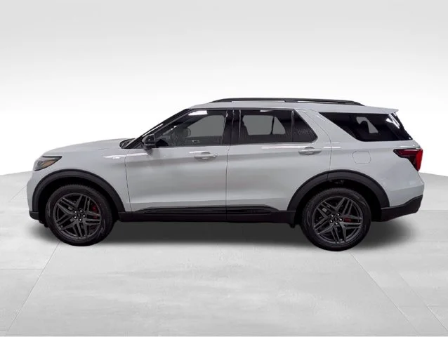New 2027 Avalanche Gray Ford ST-Line image 31
