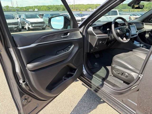 New 2026 Gray Jeep Altitude image 13